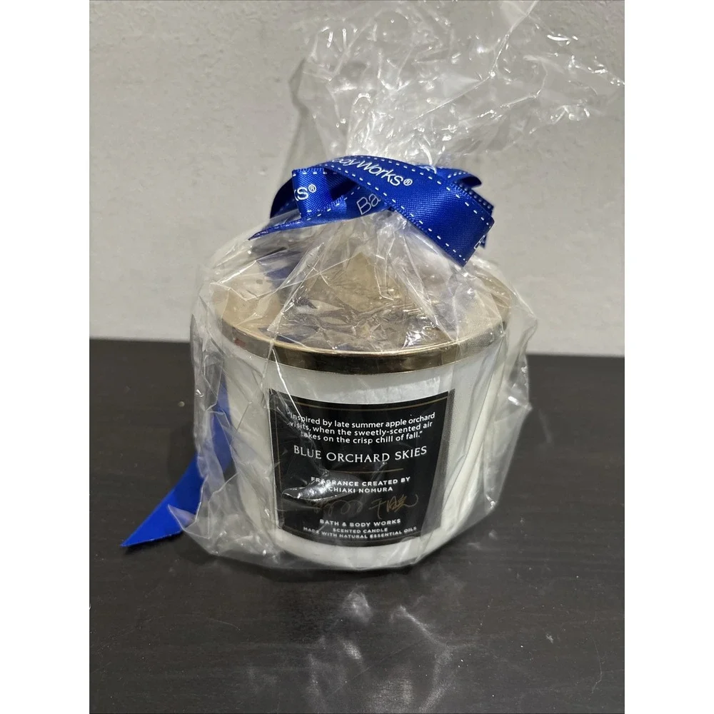 Blue Orchard Skies 3-Wick Candle 25-45 burn hours 14.5 oz Bath & Body Works NEW